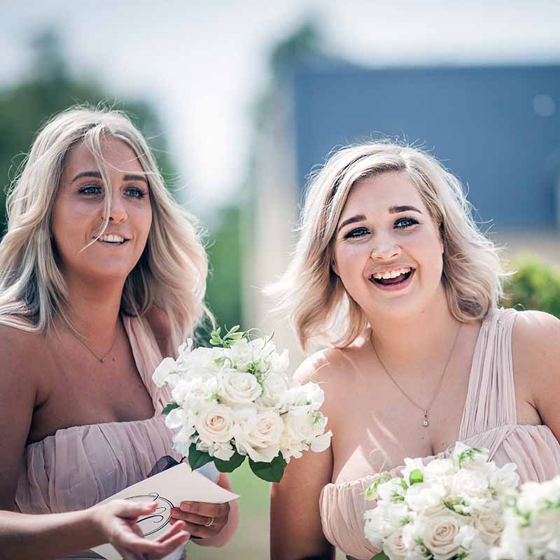 Bruden og brudepigen